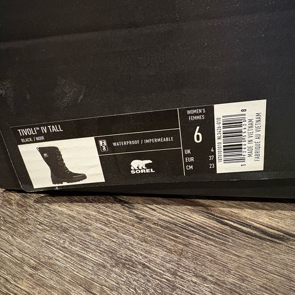 Sorel Black and White Winter Boots for Women - Picture 6 of 6